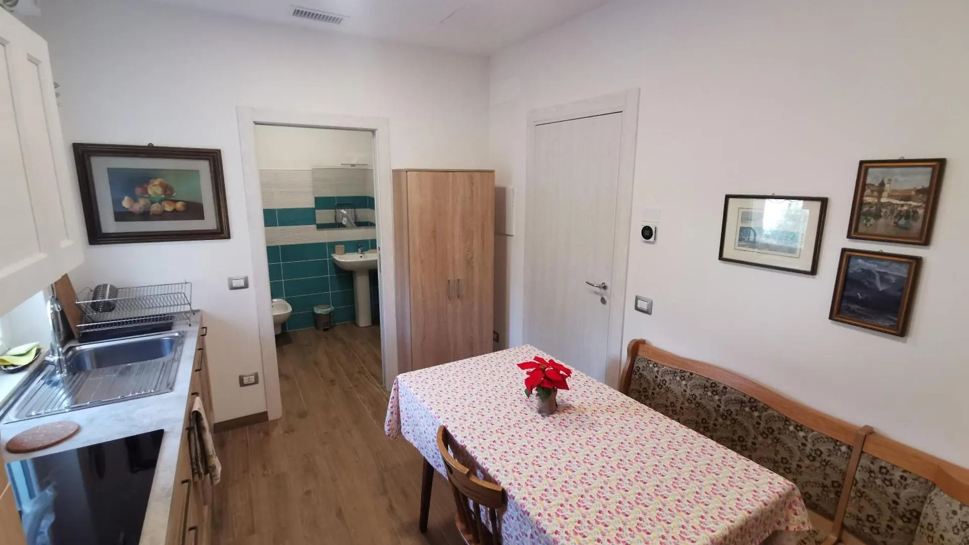 Appartamento In Villa Marirosa 네그라르 게스트하우스